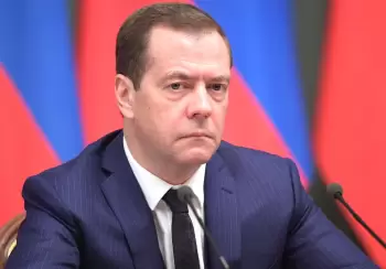 Medvedev: "Moldova və Ermənistan indi Ukraynanın kukla rejiminin seçdiyi yolla gedirlər"